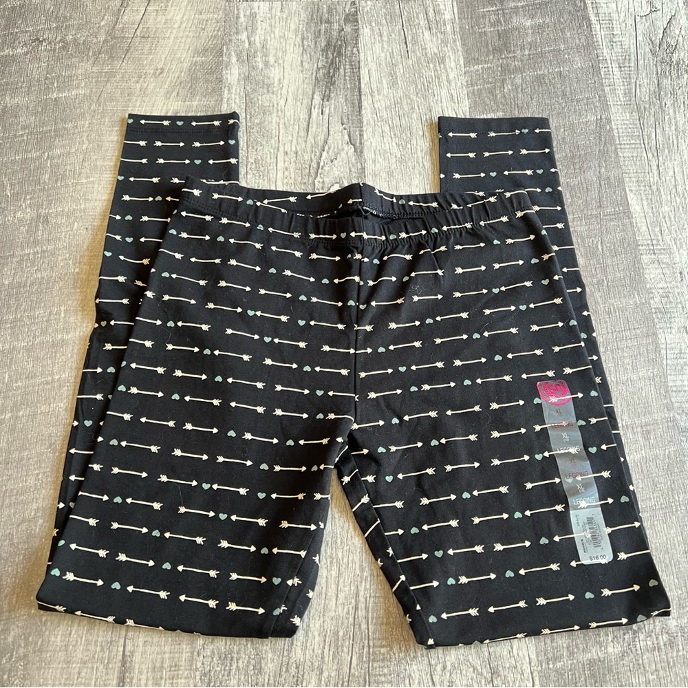 SO Kids Leggings Arrows and Hearts Printed Black Size XL (16)